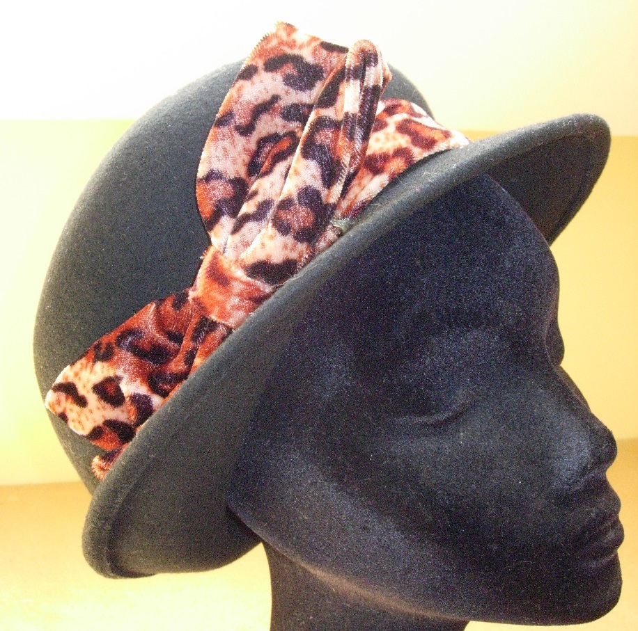 zxx - Black Felt Cloche  - eliminated